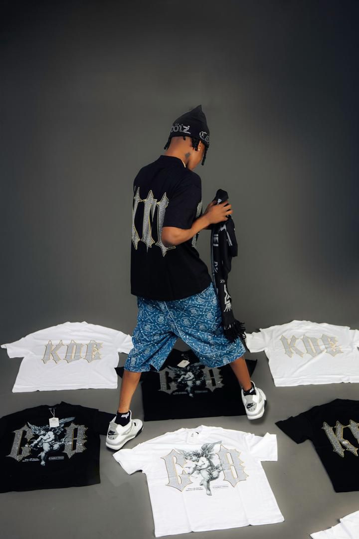 BLACK KDE STONE TEE